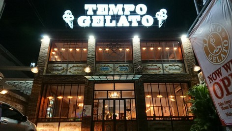 Tempo Gelato Tamansiswa facade at night